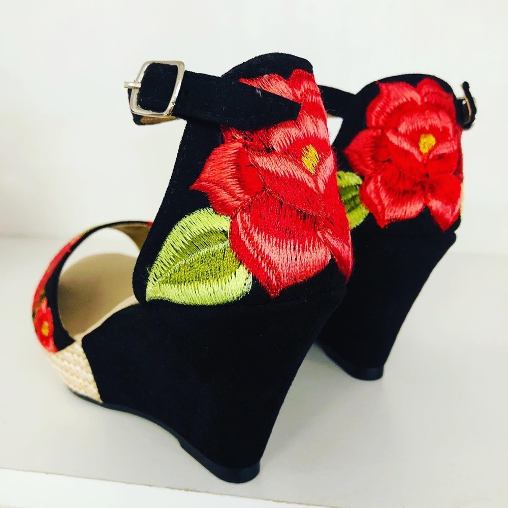 Mexican Embroidered Red Roses Wedge Sandals - Picture 2 of 7